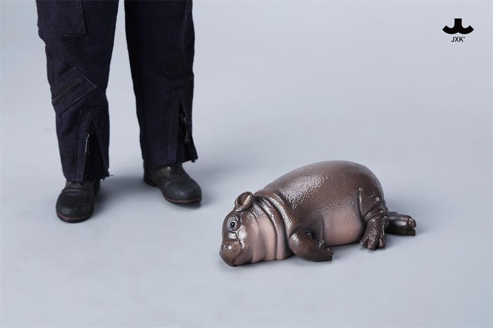Hippo JXK】Baby Hippopotamus Figurine: MooDeng 3 – SANKTOYS